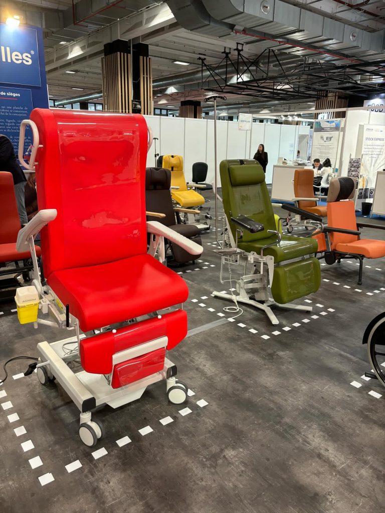Découvrez Orphée, notre nouveau siège ambulatoire révolutionnaire ! En direct du salon santé Expo. 