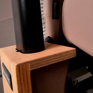 Fauteuil médical en bois avec assistance electrique Gaia Navailles suport bois de qualité