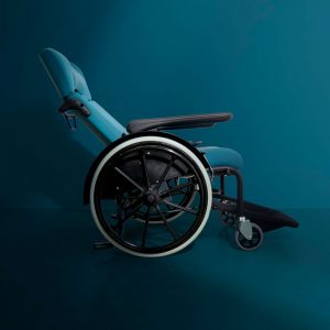 fauteuil roulant à propulsion manuelle non pliant non réversible à dossier inclinable et rabattable de profil Mobilys Navailles