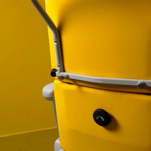 dossier fauteuil d'hébergement avec garde-robe adapté aux patients à mobilité réduite Selene Navailles
