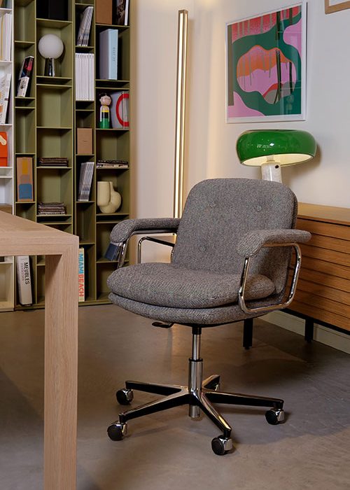 bureau moderne avec touche retro chaise heritage 80 en laine hallingdal noir